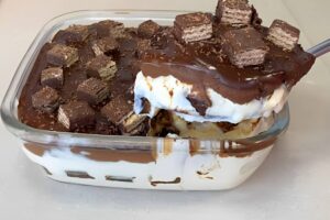 Pavê de Bis com creme branco